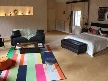 Chateau De La Touche Bed & Breakfast Savigny-Lévescault Екстериор снимка
